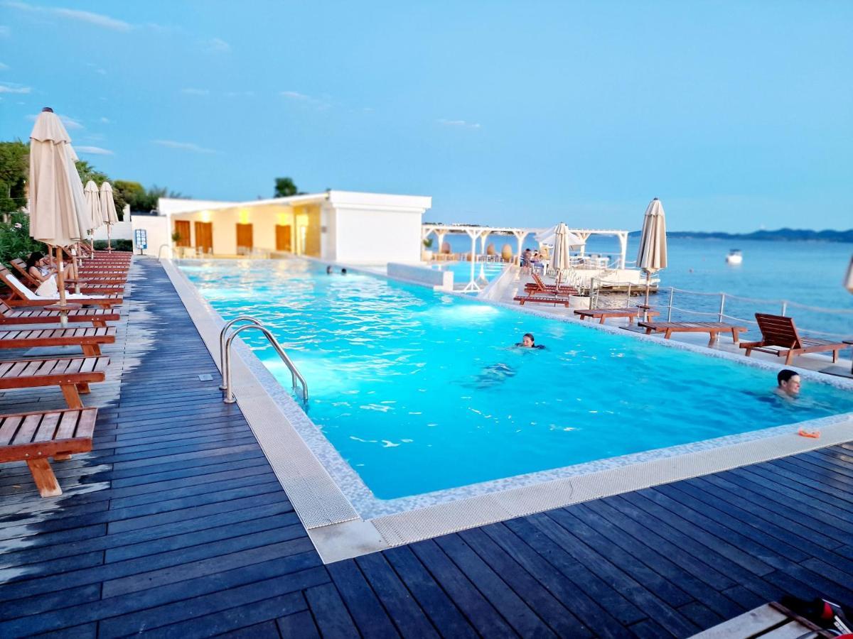 Residence-Apartment-Giuliano-Punta Skala, ペトルチャネ エクステリア 写真
