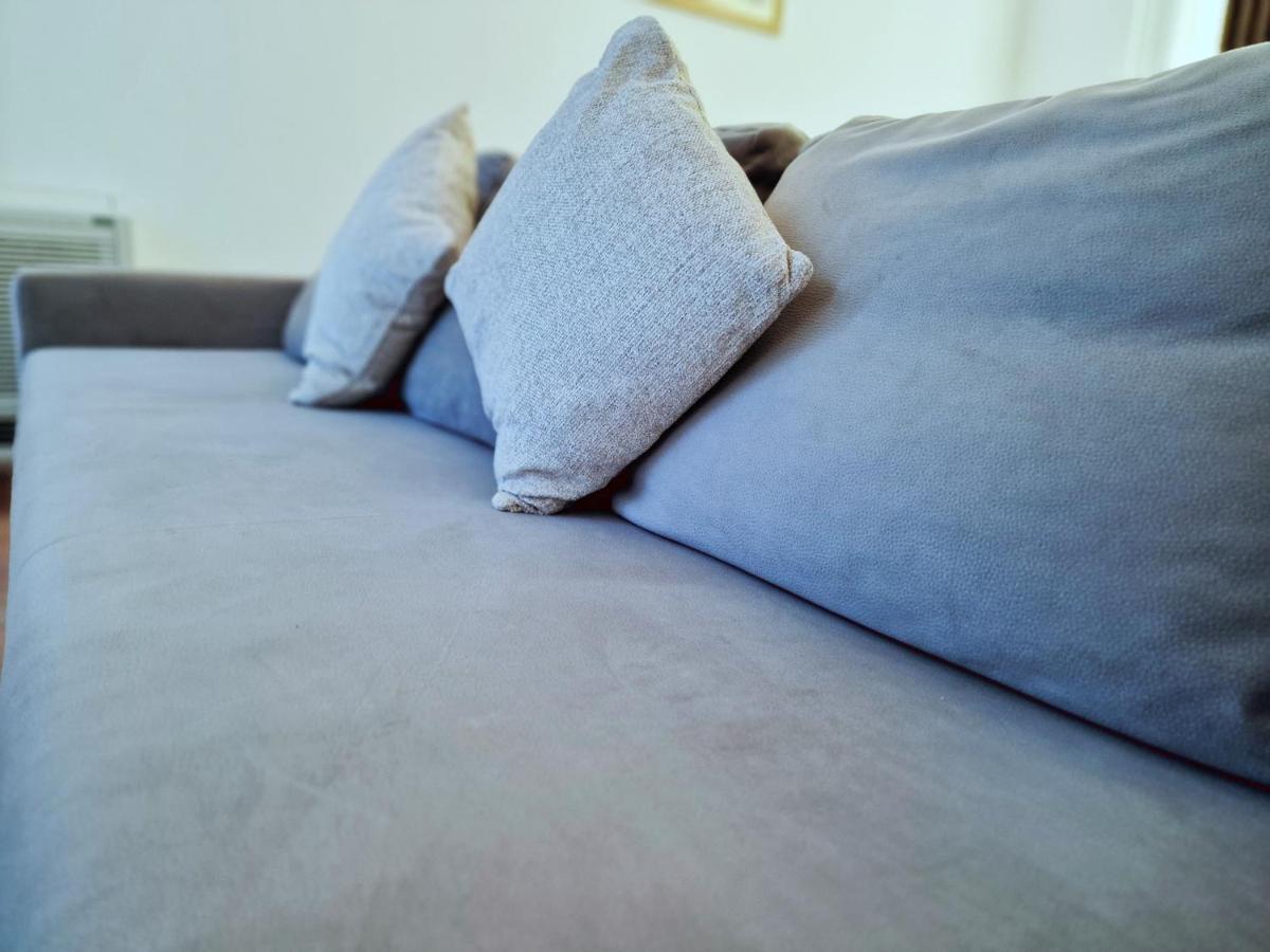 Residence-Apartment-Giuliano-Punta Skala, ペトルチャネ エクステリア 写真