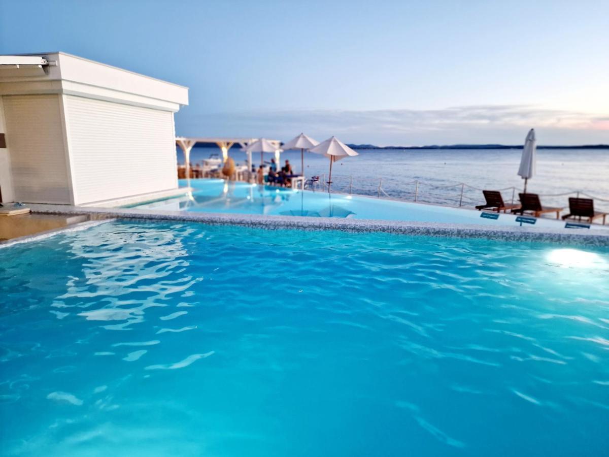 Residence-Apartment-Giuliano-Punta Skala, ペトルチャネ エクステリア 写真
