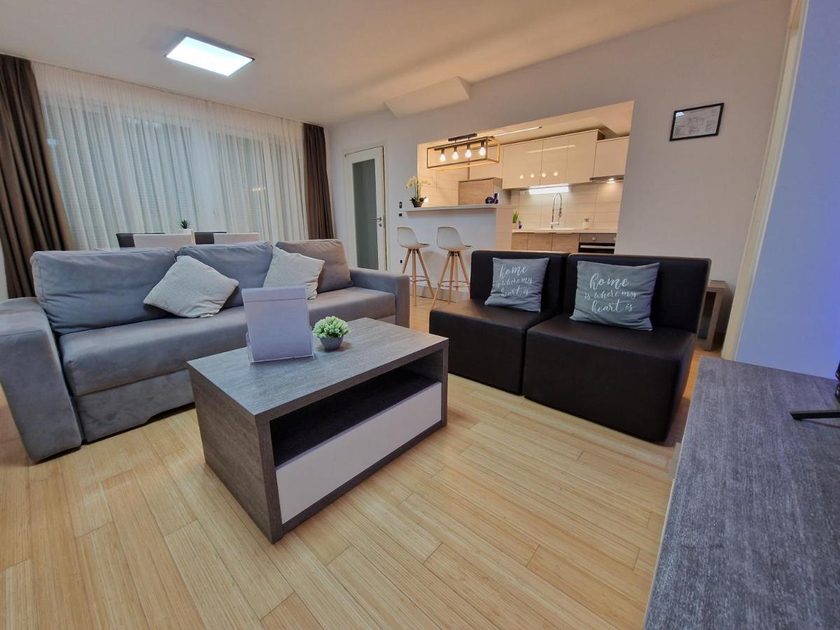 Residence-Apartment-Giuliano-Punta Skala, ペトルチャネ エクステリア 写真