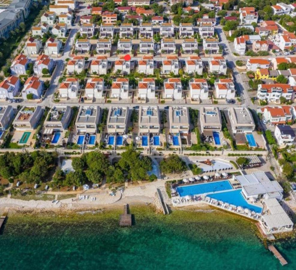 Residence-Apartment-Giuliano-Punta Skala, ペトルチャネ エクステリア 写真