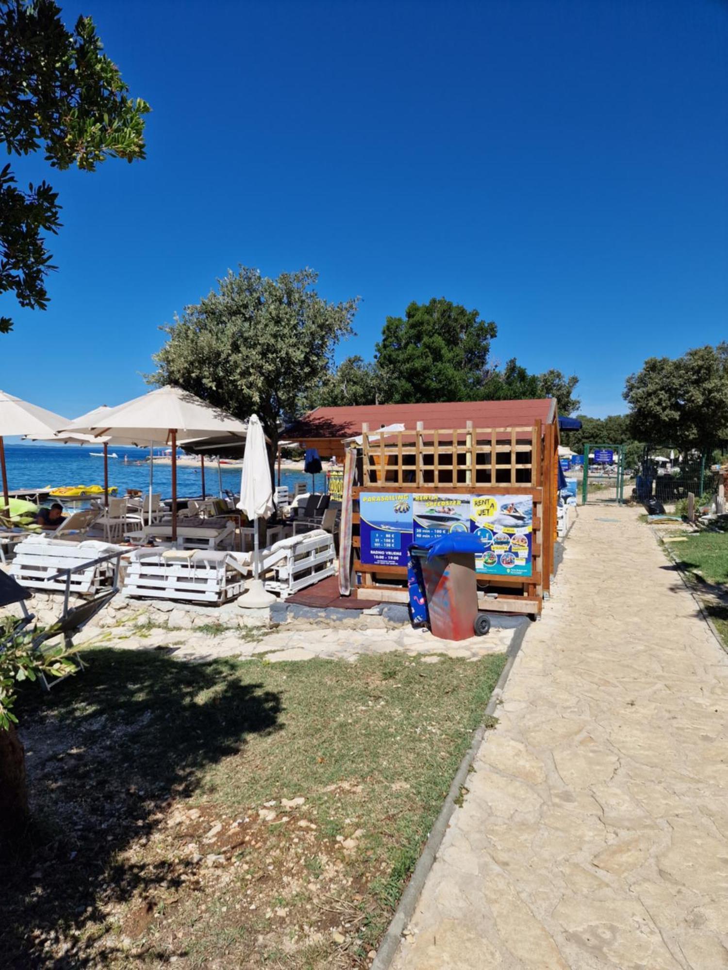 Residence-Apartment-Giuliano-Punta Skala, ペトルチャネ エクステリア 写真